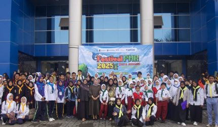 FIKES Unitomo Surabaya Gelar Festival Palang Merah Remaja 2025